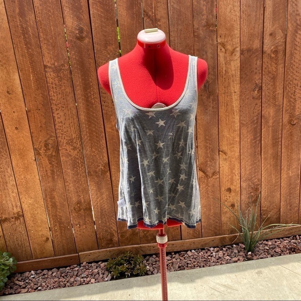 Others Follow Top - Picture 5 of 9